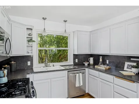 4421 NE 79th Avenue Portland OR 97218
