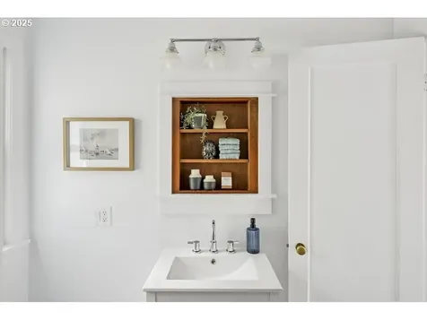 4421 NE 79th Avenue Portland OR 97218