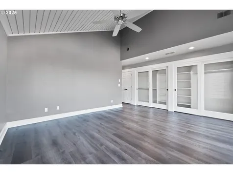 325 N Lotus Beach Drive Portland OR 97217