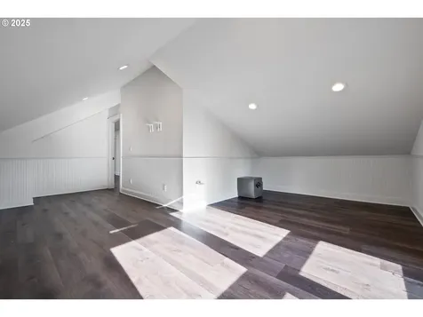 325 N Lotus Beach Drive Portland OR 97217