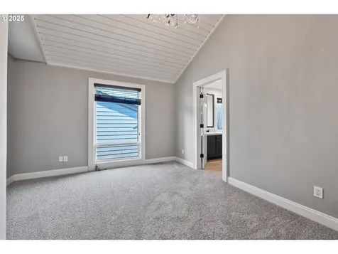 325 N Lotus Beach Drive Portland OR 97217