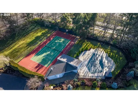 325 N Lotus Beach Drive Portland OR 97217