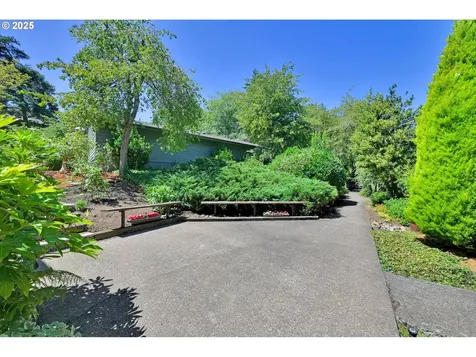 4439 Fox Hollow Road Eugene OR 97405