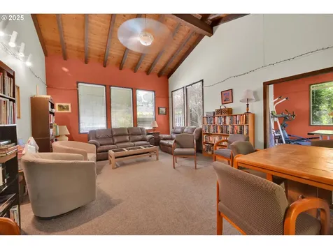 4439 Fox Hollow Road Eugene OR 97405