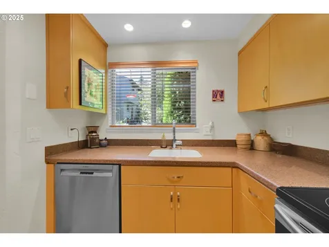 4439 Fox Hollow Road Eugene OR 97405