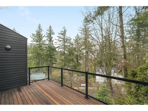2915 SW Canterbury Lane Portland OR 97205