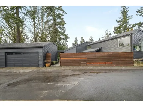2915 SW Canterbury Lane Portland OR 97205