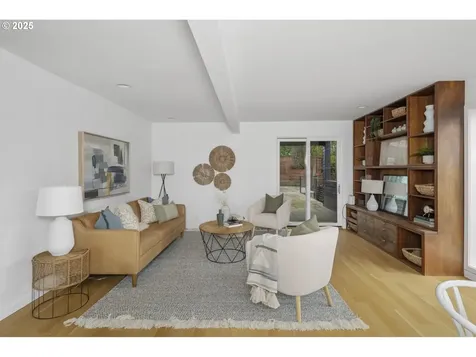 2915 SW Canterbury Lane Portland OR 97205