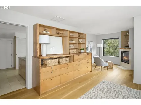 2915 SW Canterbury Lane Portland OR 97205