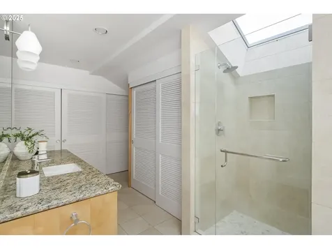 2915 SW Canterbury Lane Portland OR 97205