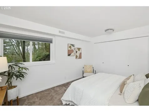 2915 SW Canterbury Lane Portland OR 97205