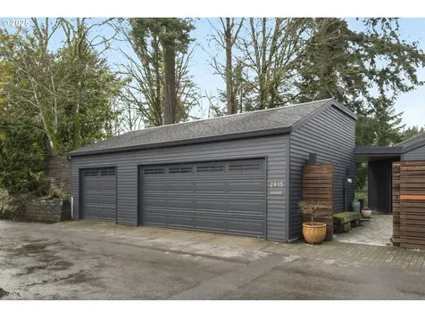 2915 SW Canterbury Lane Portland OR 97205