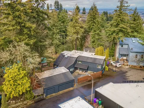 2915 SW Canterbury Lane Portland OR 97205