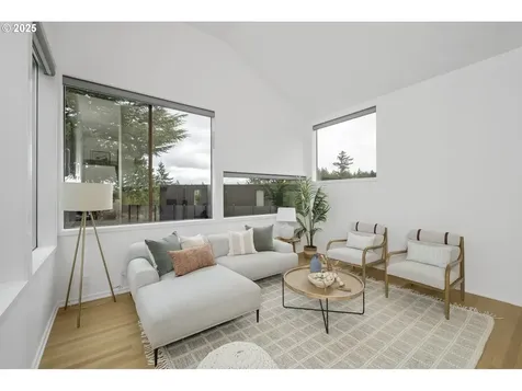 2915 SW Canterbury Lane Portland OR 97205