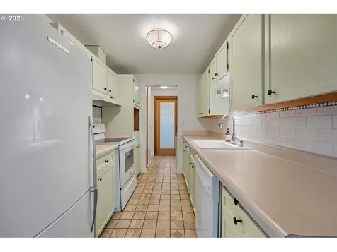 5566 SW Erickson Avenue Beaverton OR 97005