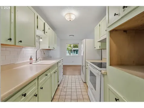 5566 SW Erickson Avenue Beaverton OR 97005