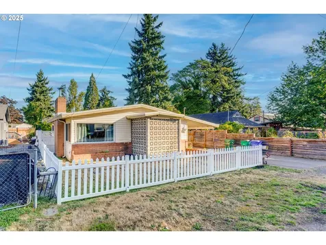 4835 NE Alberta Court Portland OR 97218