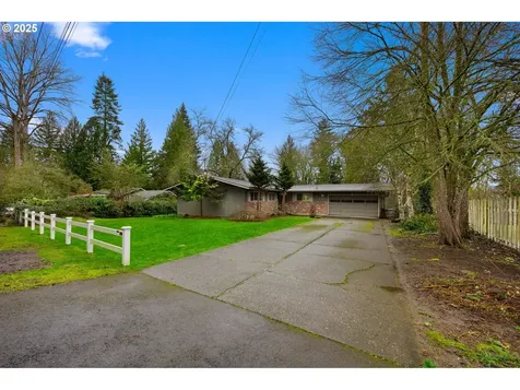 4033 Calaroga Circle West Linn OR 97068