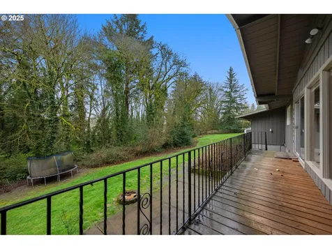 4033 Calaroga Circle West Linn OR 97068