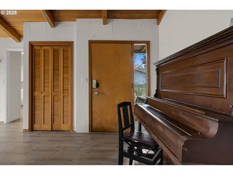 4033 Calaroga Circle West Linn OR 97068