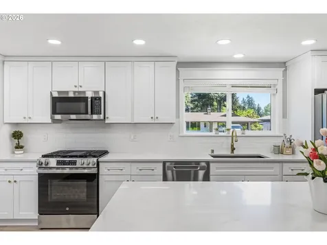 9608 NW 8th Avenue Vancouver WA 98665