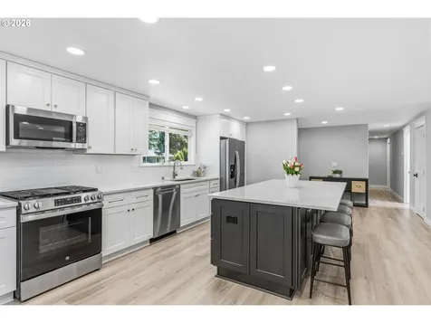 9608 NW 8th Avenue Vancouver WA 98665