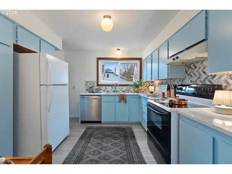 6022 N Curtis Avenue Portland OR 97217