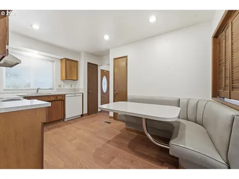 6760 SW 199th Court Beaverton OR 97078