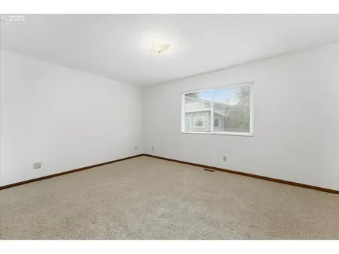 6760 SW 199th Court Beaverton OR 97078