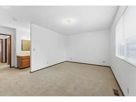 6760 SW 199th Court Beaverton OR 97078