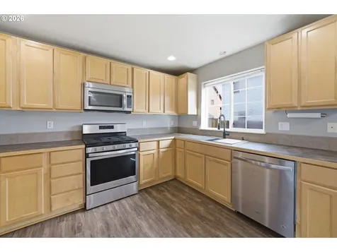 237 NW Sagan Loop Sheridan OR 97378