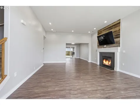 237 NW Sagan Loop Sheridan OR 97378