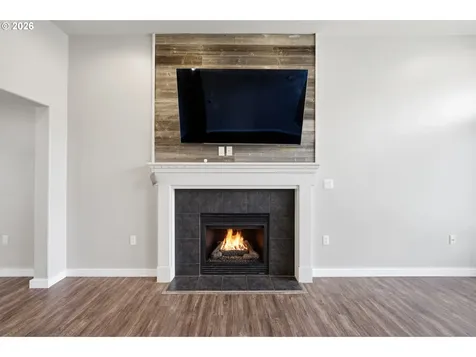 237 NW Sagan Loop Sheridan OR 97378