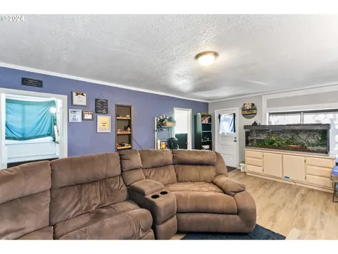 38365 Dexter Road Dexter OR 97431
