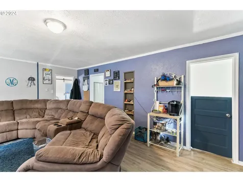 38365 Dexter Road Dexter OR 97431