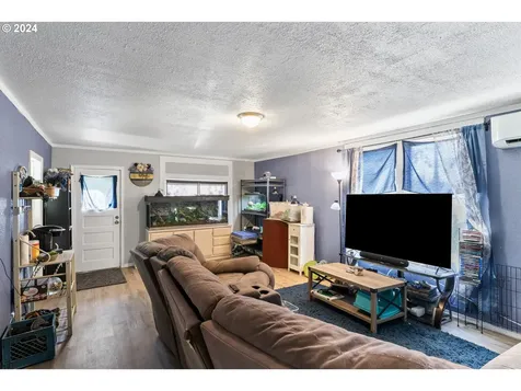 38365 Dexter Road Dexter OR 97431