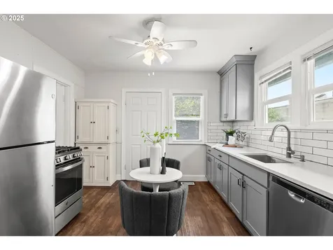 705 Jackson Street Oregon City OR 97045