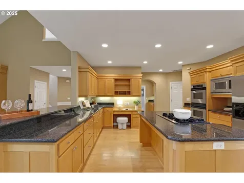 2304 NW Jessamine Way Portland OR 97229