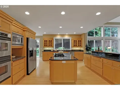 2304 NW Jessamine Way Portland OR 97229