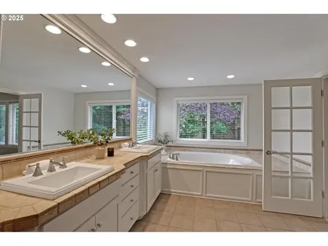 2304 NW Jessamine Way Portland OR 97229