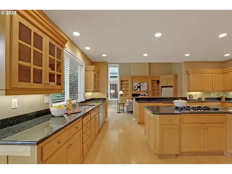 2304 NW Jessamine Way Portland OR 97229