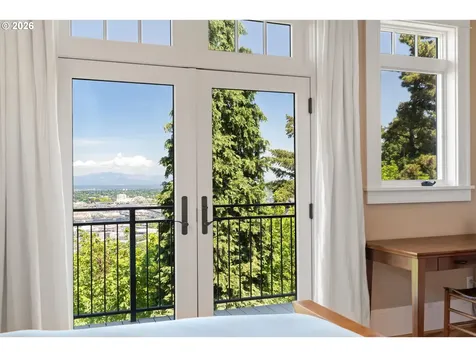 550 NW Alpine Terrace Portland OR 97210