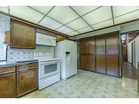 3365 Buckingham Avenue Eugene OR 97401