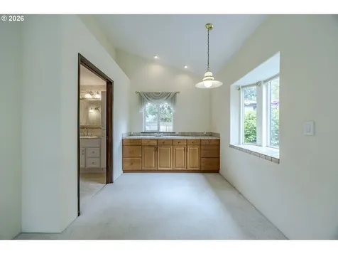 3365 Buckingham Avenue Eugene OR 97401