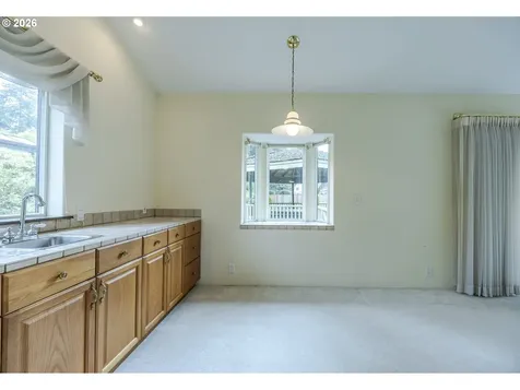 3365 Buckingham Avenue Eugene OR 97401