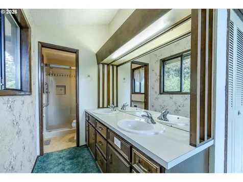 3365 Buckingham Avenue Eugene OR 97401