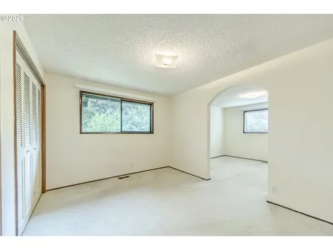 3365 Buckingham Avenue Eugene OR 97401