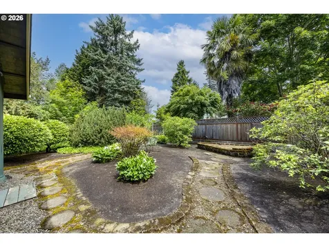 3365 Buckingham Avenue Eugene OR 97401