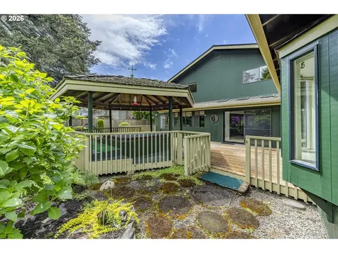 3365 Buckingham Avenue Eugene OR 97401