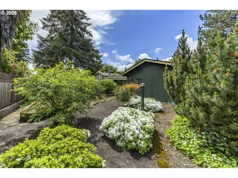 3365 Buckingham Avenue Eugene OR 97401